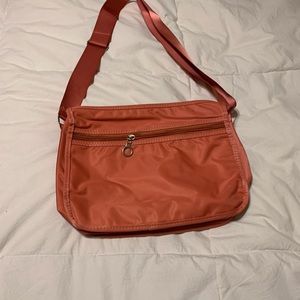 Adjustable strap purse